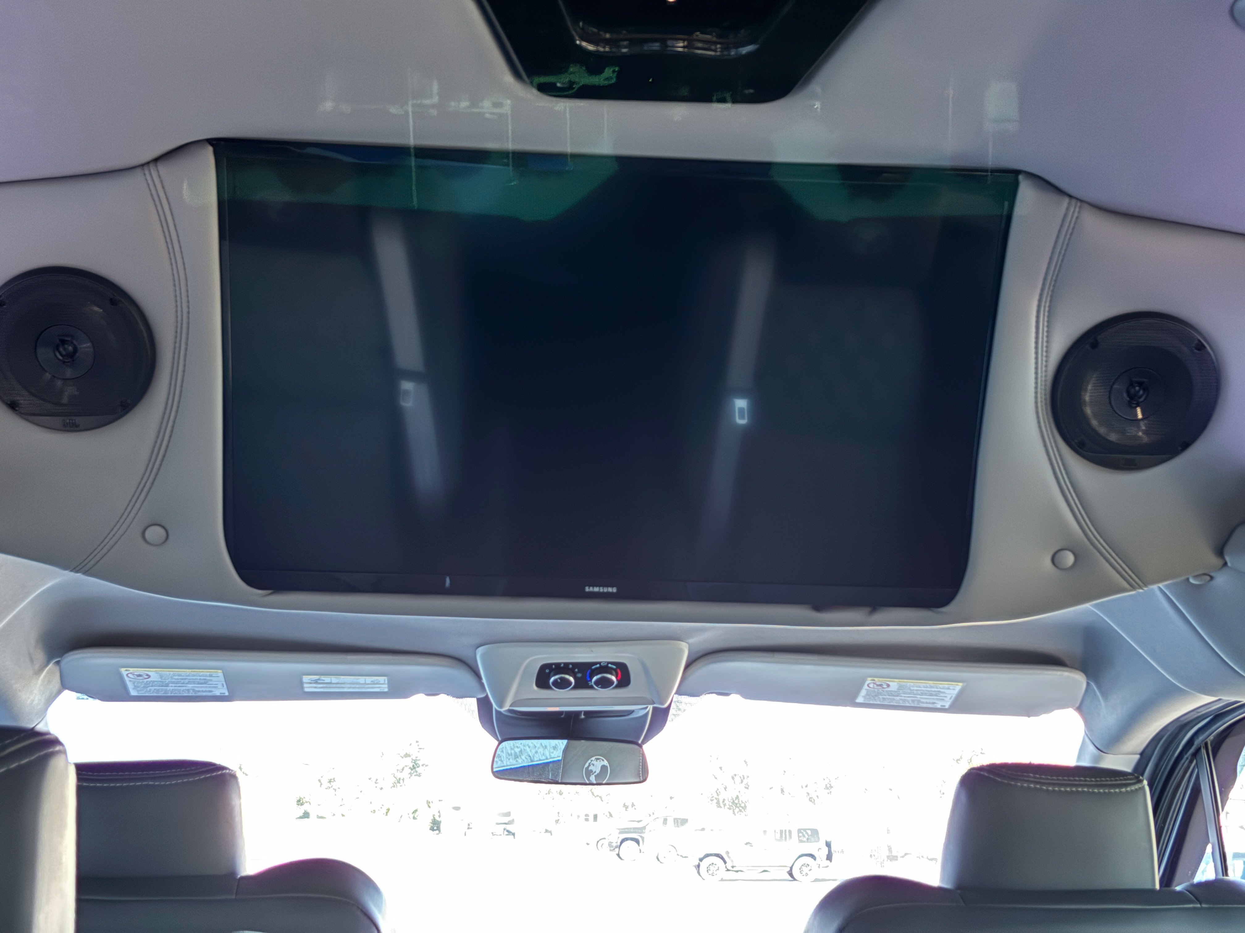 Used 2024 Ford Transit 150 Low Roof RWD image 4