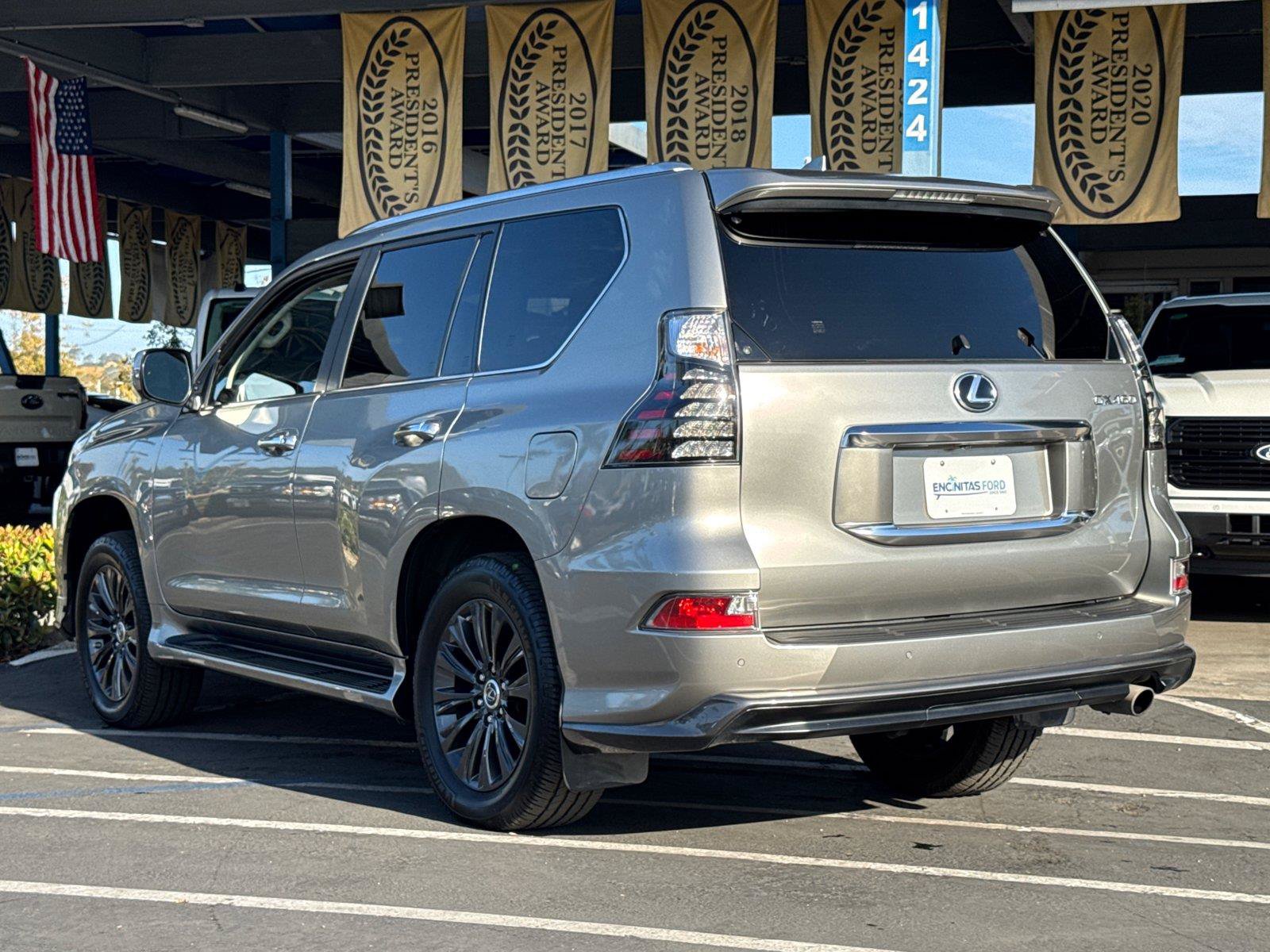 Used 2023 Lexus GX 460 Luxury w/ Sport Design Package AWD/4WD image 11