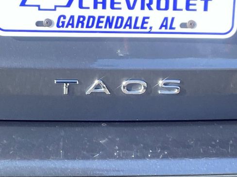 Used 2024 Volkswagen Taos SE image 32
