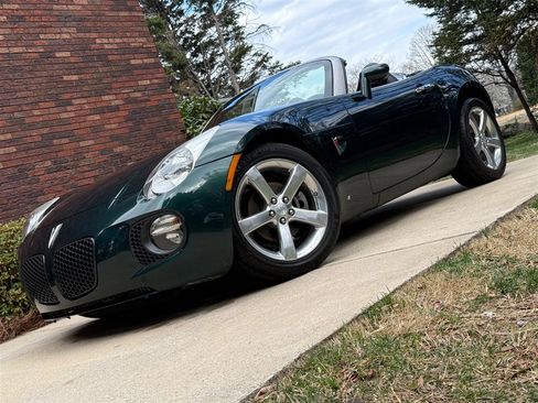 Used 2008 Pontiac Solstice GXP w/ Premium Package image 11