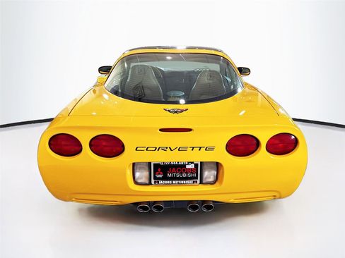 Used 2004 Chevrolet Corvette Coupe w/ Preferred Equipment Group image 4