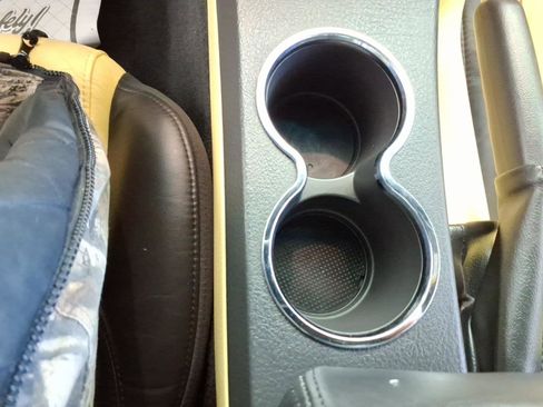 Used 2002 Ford Thunderbird Deluxe image 11