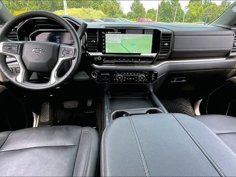 Used 2025 Chevrolet Silverado 2500 LT w/ Trail Boss Package AWD/4WD image 8