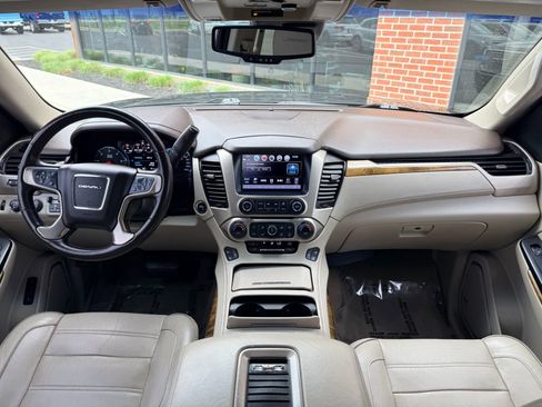 Used 2017 GMC Yukon Denali w/ Open Road Package AWD/4WD image 14