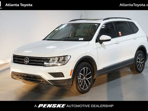 Used 2021 Volkswagen Tiguan SE image 1
