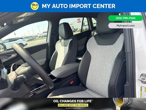Used 2025 Volkswagen ID.4 Pro AWD/4WD image 13