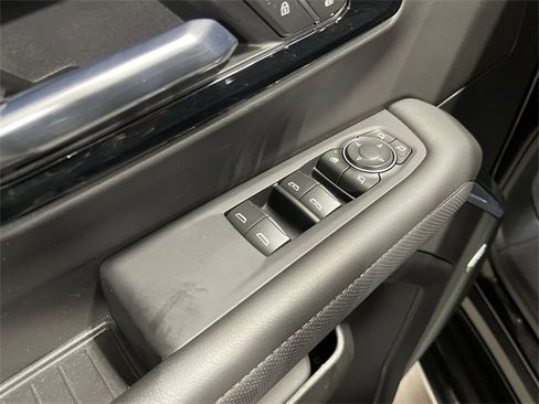 Used 2025 Chevrolet Tahoe High Country w/ Sun And Tow Package image 19