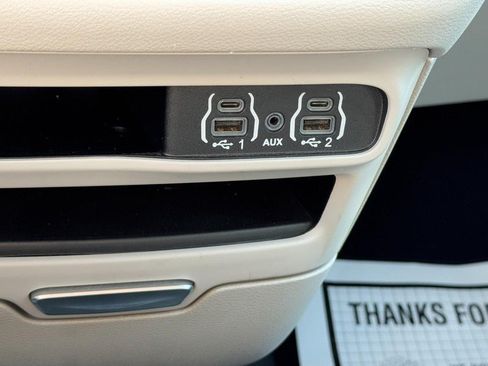 Used 2024 Chrysler Pacifica Touring-L FWD image 25