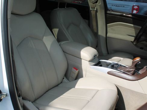 Used 2016 Cadillac SRX Luxury AWD/4WD image 24