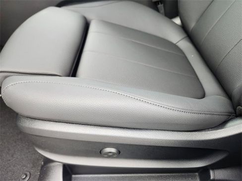 Certified 2026 Mercedes-Benz GLB 250 4MATIC image 9