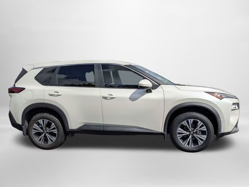 Used 2023 Nissan Rogue SV FWD image 3