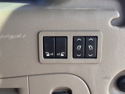 Used 2015 Chevrolet Suburban LTZ image 35