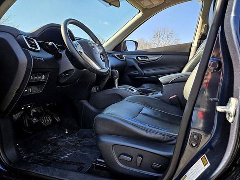 Used 2016 Nissan Rogue SL w/ SL Premium Package image 7