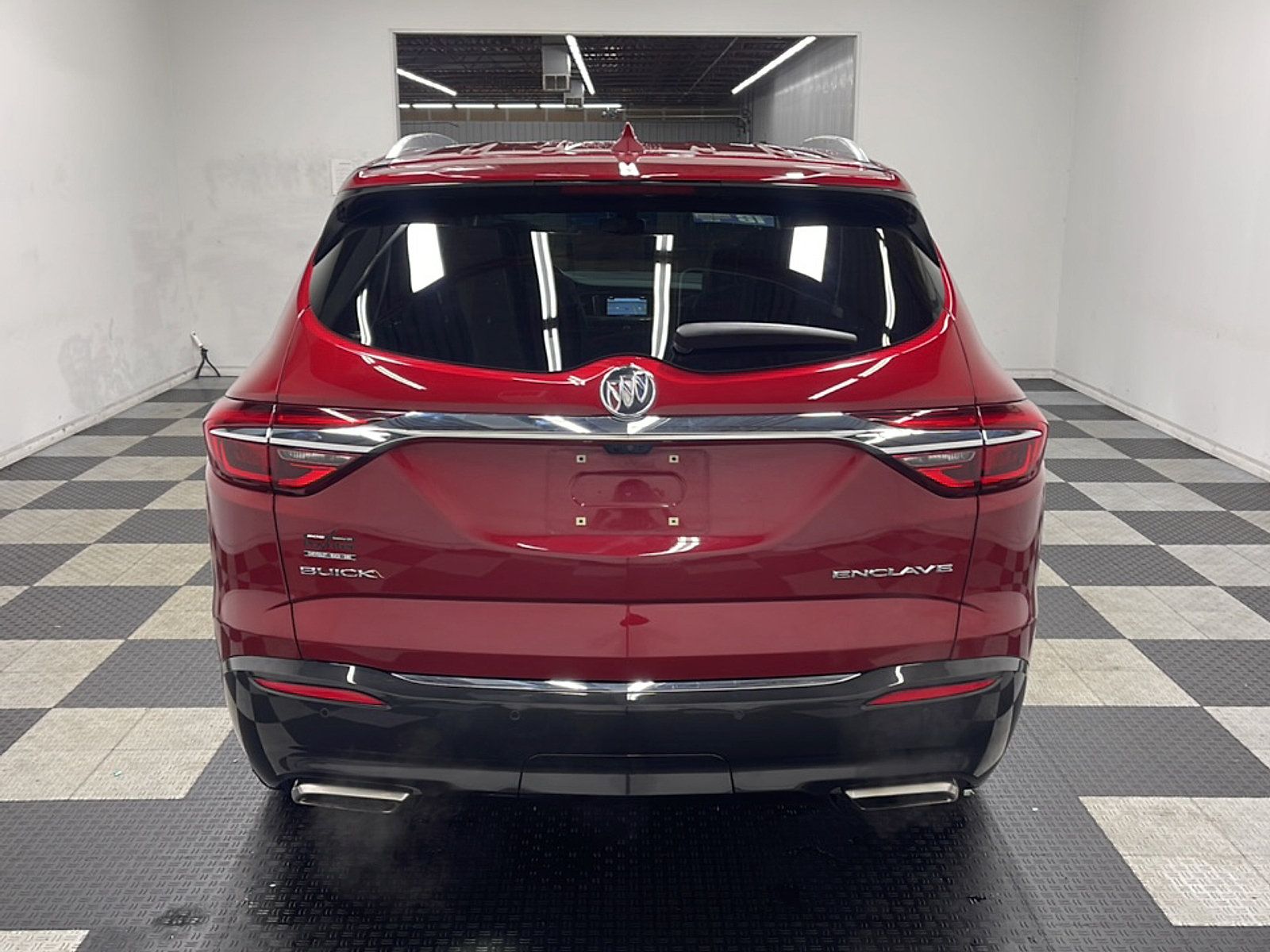 Used 2018 Buick Enclave Essence FWD image 18