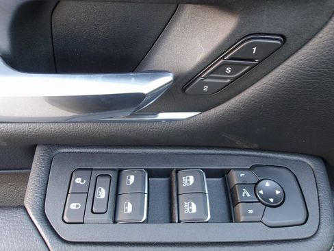 New 2025 RAM 1500 Laramie image 18