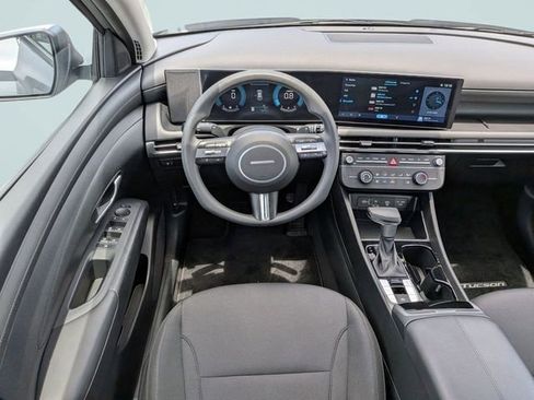 Used 2025 Hyundai Tucson SE FWD image 15