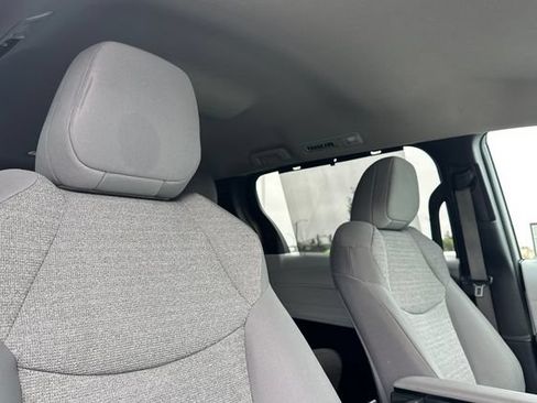 Used 2025 Toyota Sienna LE FWD image 23