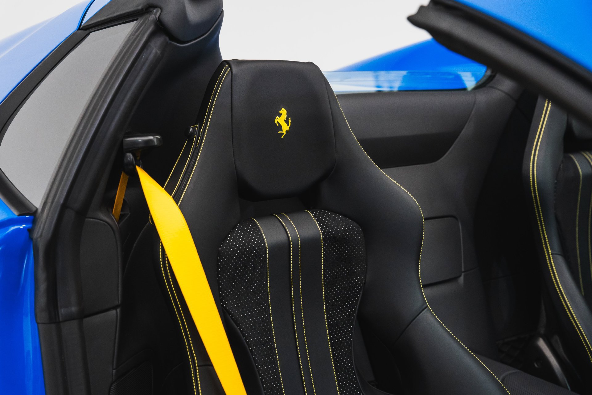 Used 2022 Ferrari 812 GTS RWD image 75