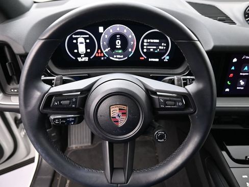Certified 2025 Porsche Cayenne S AWD/4WD image 10