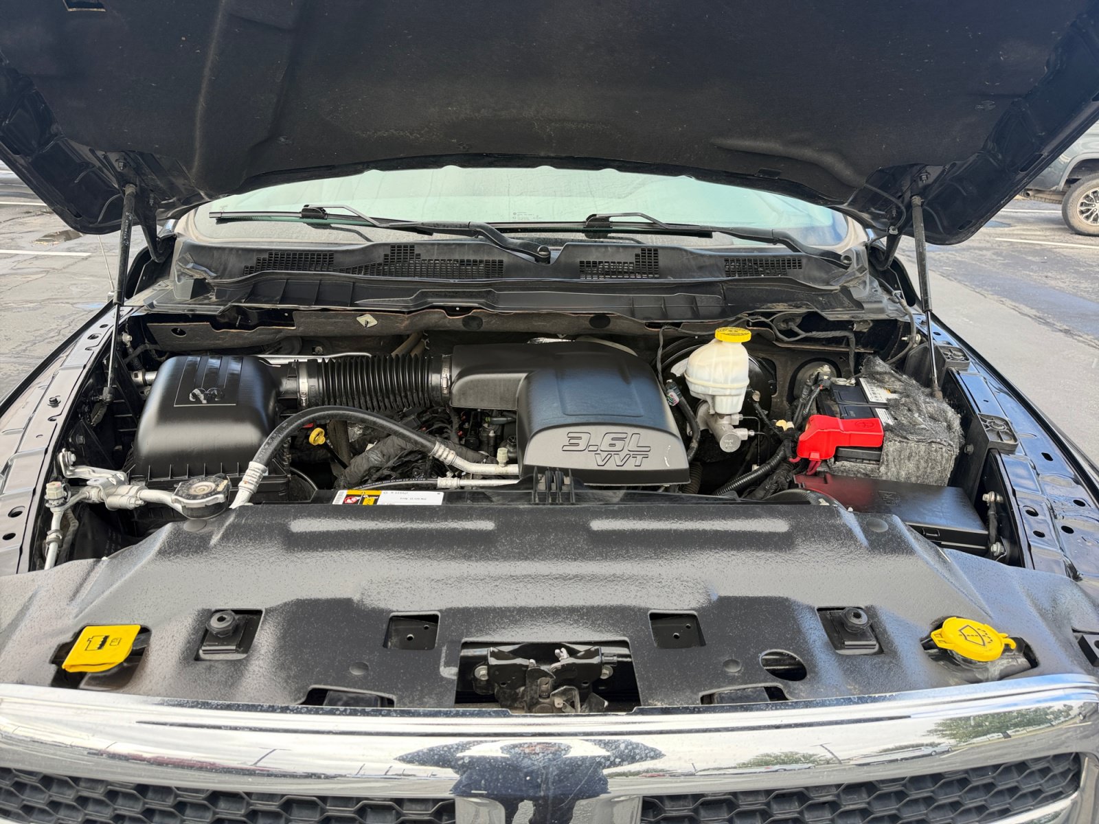 Used 2018 RAM 1500 Classic SLT AWD/4WD image 21