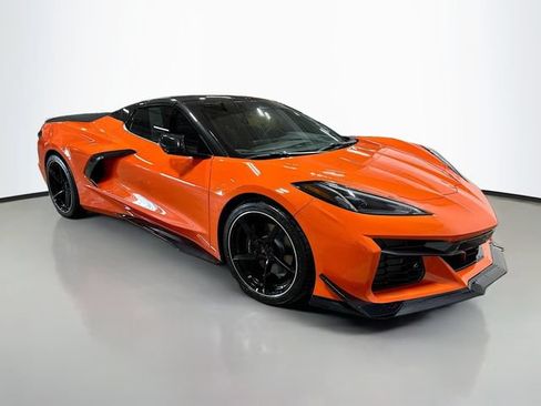 Used 2025 Chevrolet Corvette Stingray Preferred Conv w/ 2LT RWD image 3