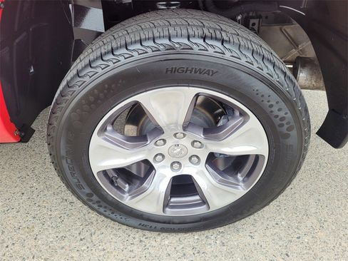 Used 2024 RAM 1500 Laramie image 26
