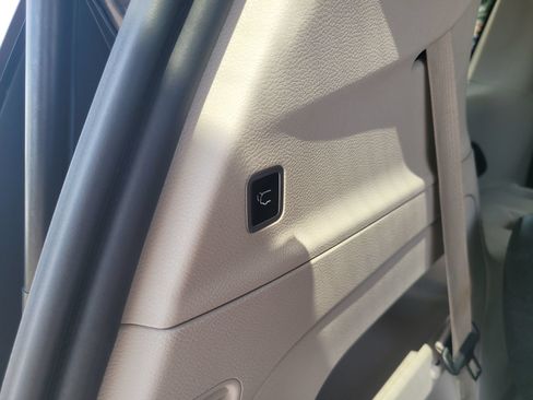 Used 2023 Chrysler Pacifica Touring-L FWD image 26
