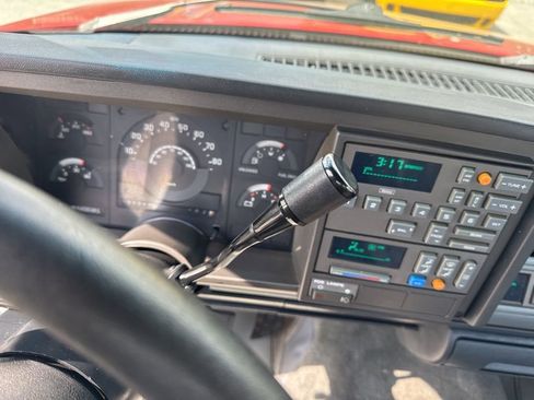 Used 1990 Chevrolet Silverado 1500 2WD Regular Cab image 11