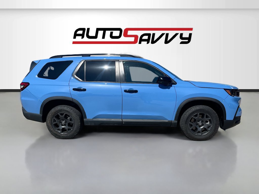 Used 2025 Honda Pilot TrailSport image 8