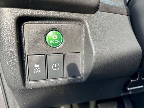 Used 2017 Honda HR-V EX-L image 17