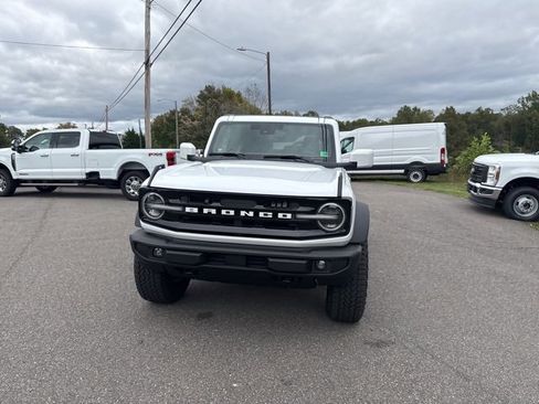 New 2025 Ford Bronco Outer Banks w/ Sasquatch Package image 18