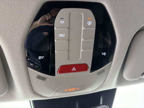Used 2025 Kia K4 FWD image 32