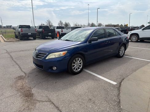 Used 2010 Toyota Camry XLE image 5