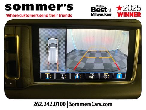 Used 2021 GMC Yukon XL Denali w/ Denali Premium Package AWD/4WD image 18