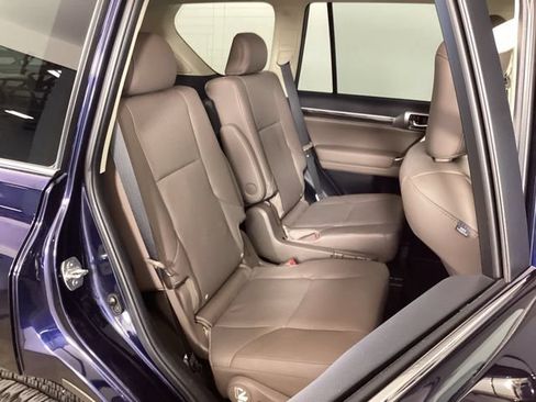 Certified 2023 Lexus GX 460 Luxury w/ Sport Design Package AWD/4WD image 39