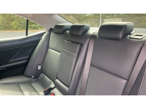 Used 2018 Lexus IS 300 AWD image 18