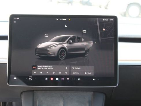 Used 2023 Tesla Model Y Performance image 14