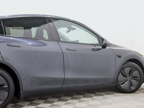 Used 2026 Tesla Model Y Long Range image 11