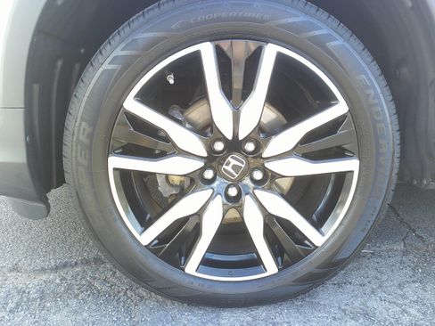 Used 2021 Honda Pilot Elite image 12
