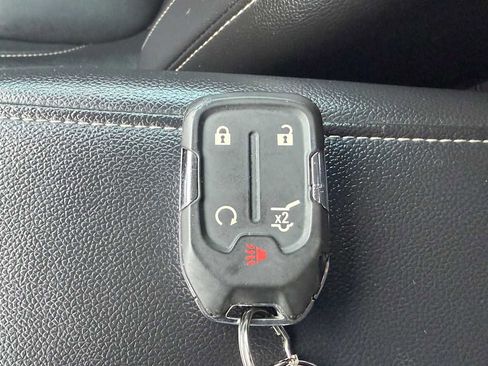 Used 2020 GMC Acadia SLT w/ Driver Alert Package II image 31