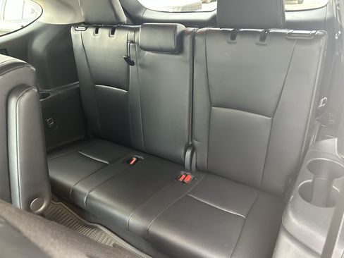 Used 2024 Toyota Highlander XLE AWD/4WD image 20