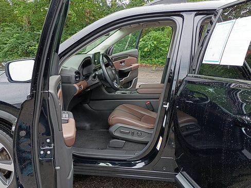 Used 2025 Honda Pilot Elite image 11