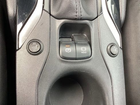 Used 2022 Toyota Corolla Cross LE image 34