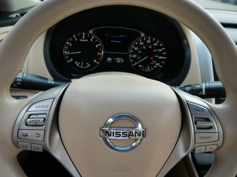 Used 2015 Nissan Altima 2.5 S FWD image 23