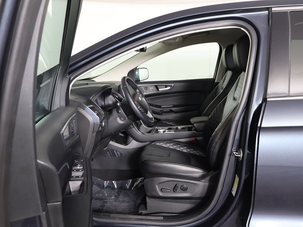 Used 2023 Ford Edge Titanium w/ Equipment Group 301A AWD/4WD image 30