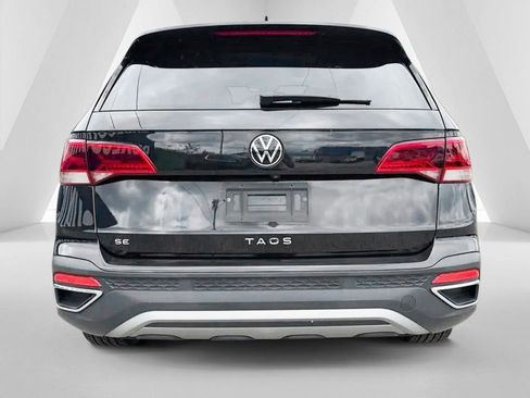Used 2023 Volkswagen Taos SE FWD image 6