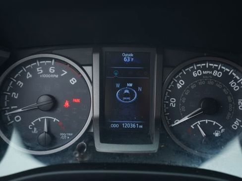 Used 2019 Toyota Tacoma TRD Off-Road image 29