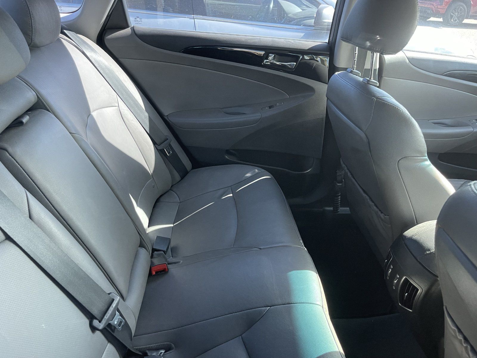 Used 2013 Hyundai Sonata Limited w/ Premium Pkg FWD image 8