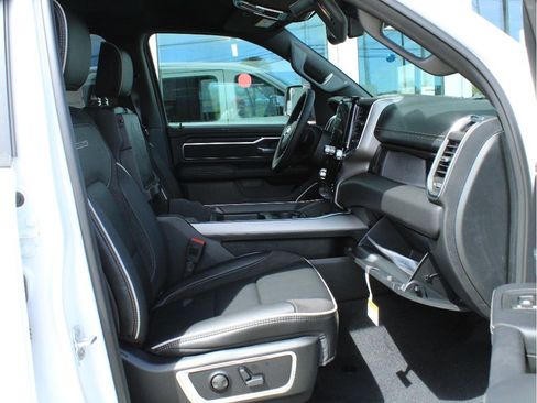 New 2026 RAM 1500 Laramie AWD/4WD image 25