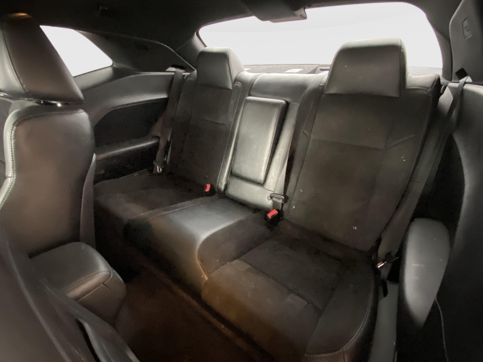 Used 2018 Dodge Challenger R/T Scat Pack w/ Leather Interior Group RWD image 11